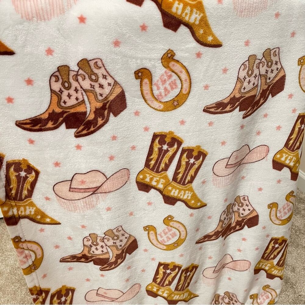 Rachel Roy 60x70 Cowgirl White Pink Brown Plush Throw Blanket Western Boots Hat